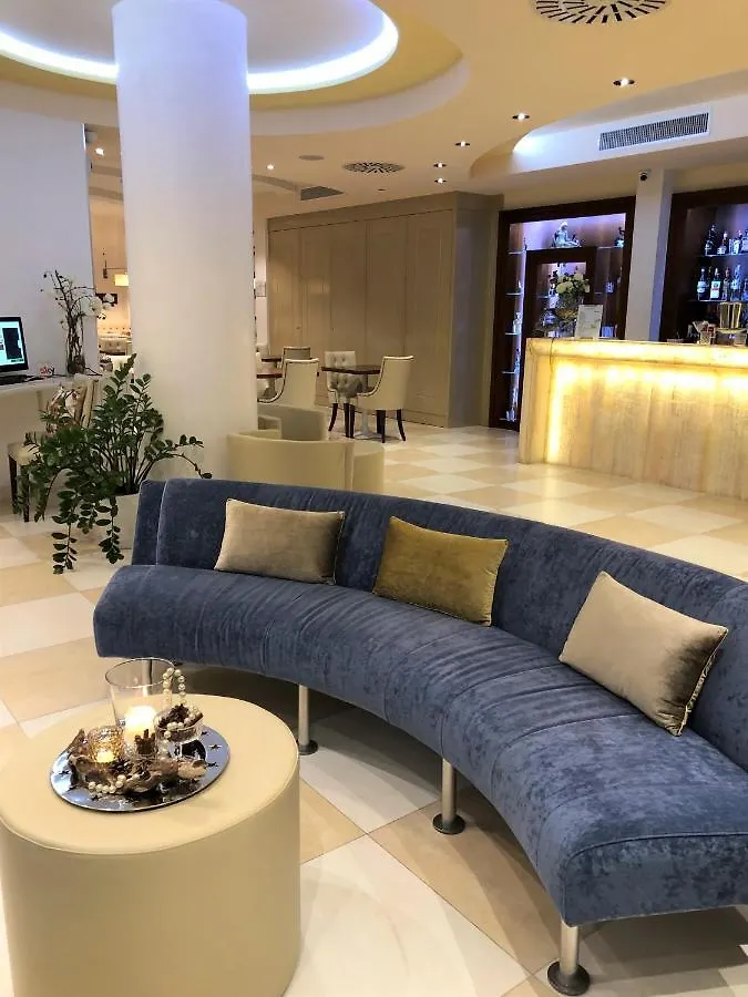 Erbavoglio Hotel Rimini 4*,